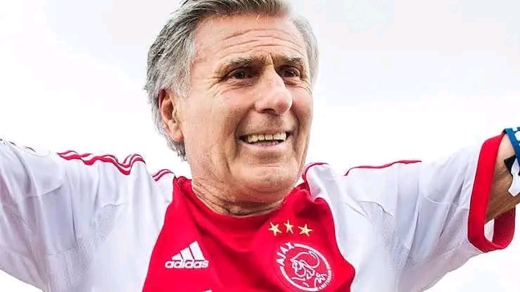 GOED NIEUW: Ajax-icoon en legende Sjaak Swart doneert drie bussen voor het gemakkelijke vervoer van spelers en fans…