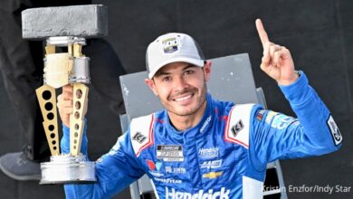 BREAKING NEWS: Kyle Larson gave up his first class seat to a veteran in tribute – What he did next surprised even the guy on the flight….