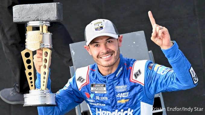 BREAKING NEWS: Kyle Larson gave up his first class seat to a veteran in tribute – What he did next surprised even the guy on the flight….