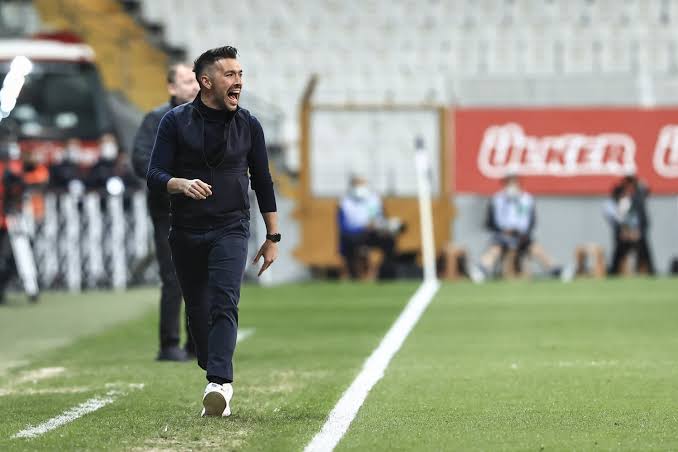 Farioli: ‘We verloren onze kalmte na het eerste doelpunt van NEC’ terwijl Ajax instort in de titelrace