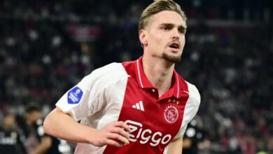 Ajax lacht bod op stermiddenvelder Kenneth Taylor weg en eist...lees meer
