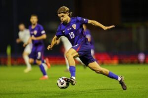 Ajax verkoopt Borna Sosa aan FA Cup-winnaar Crystal Palace